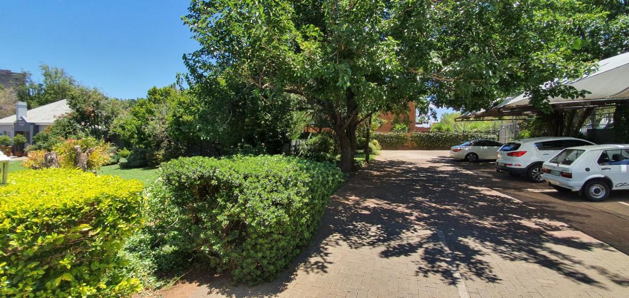 Acacia Westdene B&B Блумфонтейн Экстерьер фото